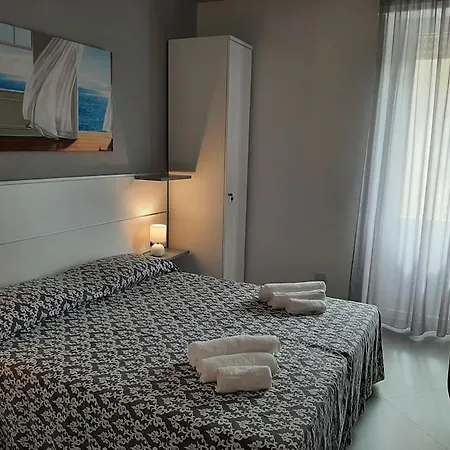 Aleph Guest House, Relax A Due Passi Dal Mare דירה *